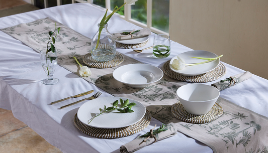 Chic tablescaping