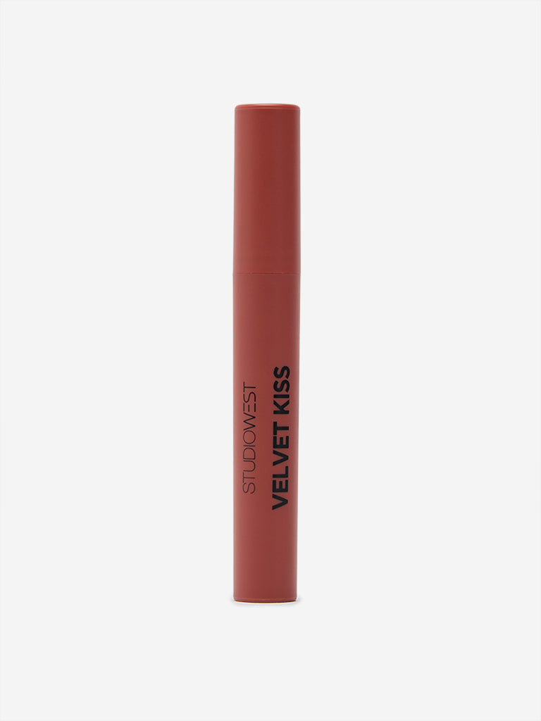 Studiowest Velvet Kiss Slim Stick Lipstick- Pretty Peach C-01 - 2GM