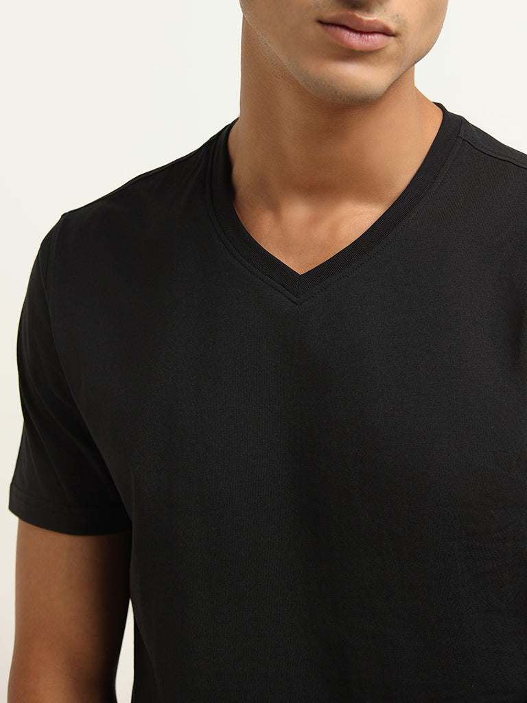 Westside WES Casuals Men's Black Plain Cotton-Blend Relaxed-Fit T-Shirt for Casual Wear Zoomed View