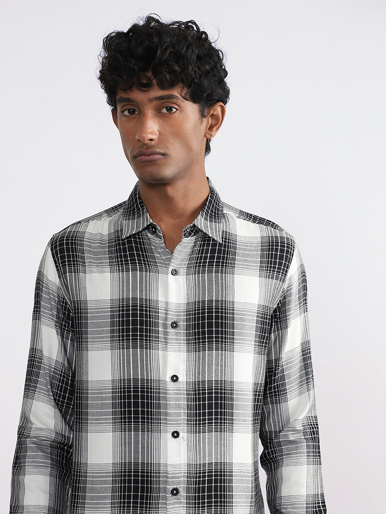 Nuon Black Checked Slim - Fit Shirt