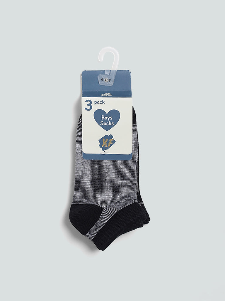 Y&F Solid Black Socks - Pack of 3