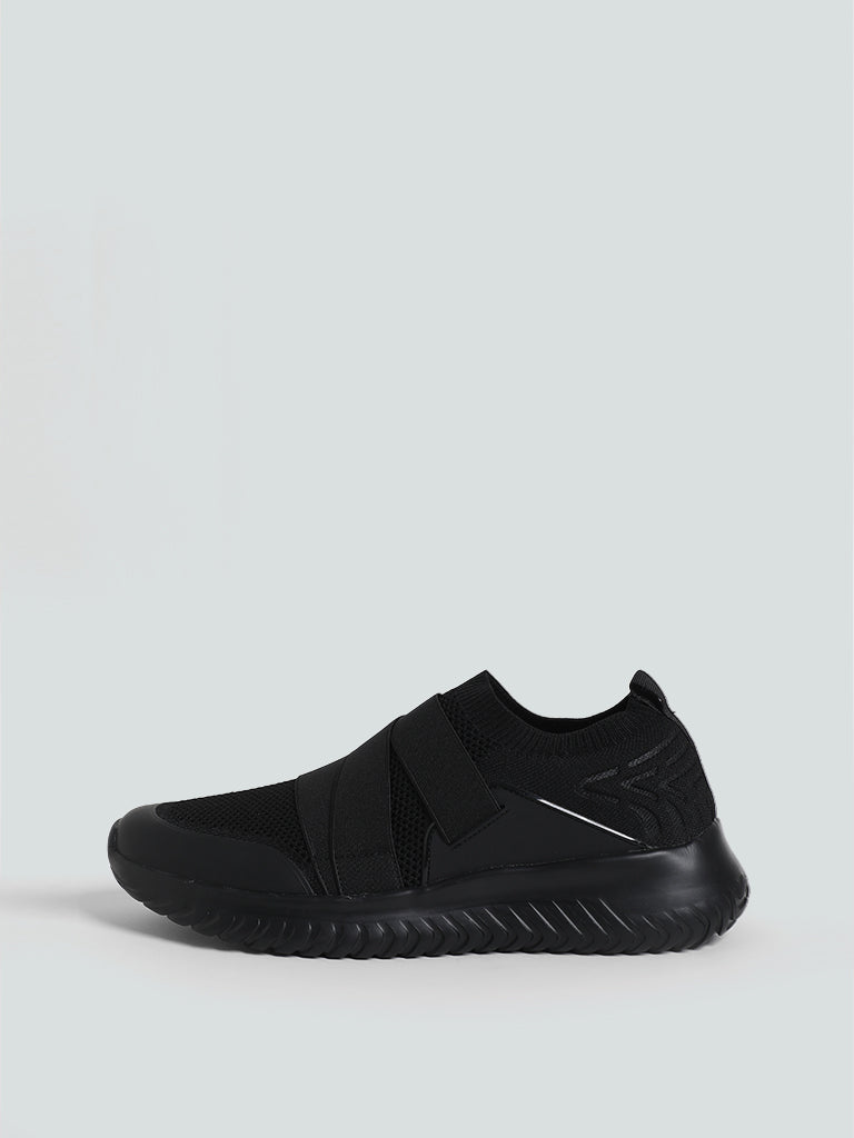 SOLEPLAY Elastic Detail Black Slip-On Shoes