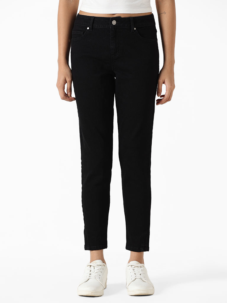 Nuon Black Straight - Fit Mid Rise Jeans
