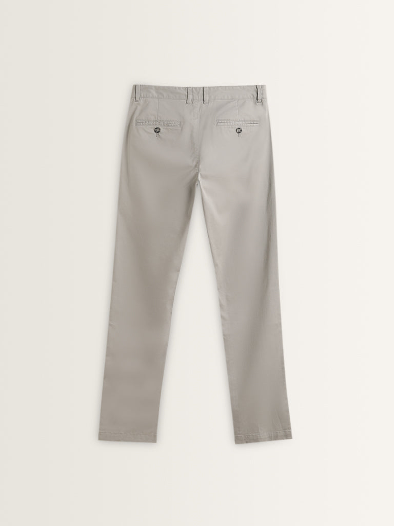 Westside WES Casuals Men's Grey Cotton-Blend Slim Fit Mid Rise Chinos for Casual Wear Flatly