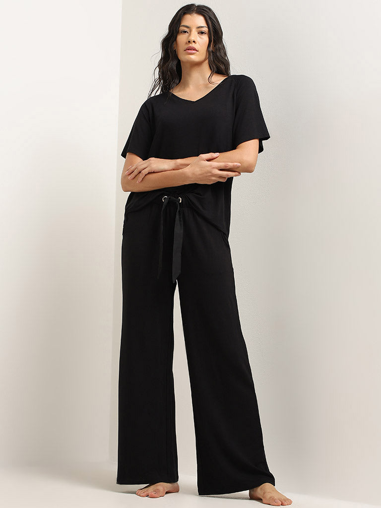 Wunderlove Black Flared Mid-Rise Pants