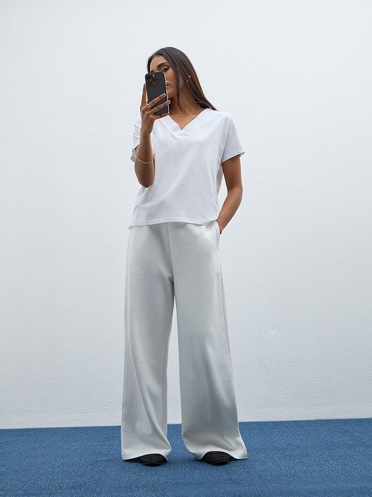 Solid white t shirt women online