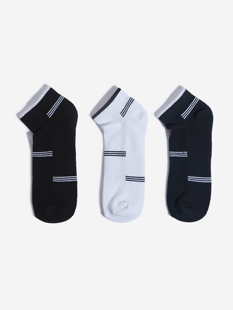WES Lounge White Solid Cotton Blend Socks - Pack of 3