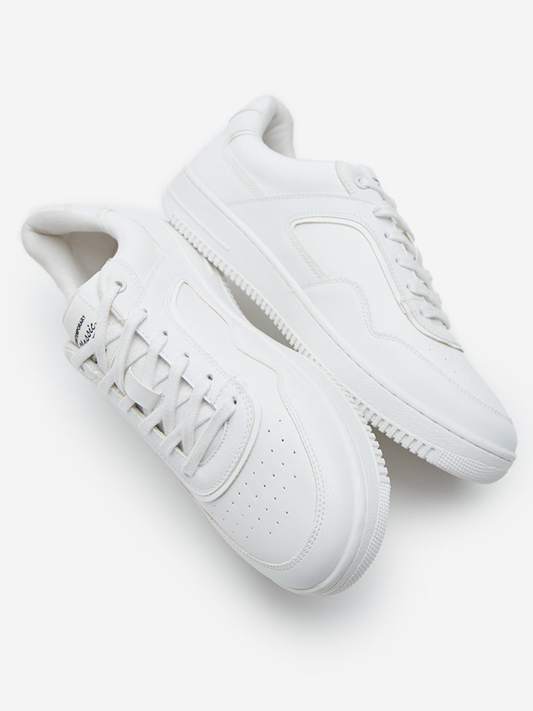 Westside SOLEPLAY Men's White Perforated Lace-Up Sneakers for Casual Wear Zoomed View