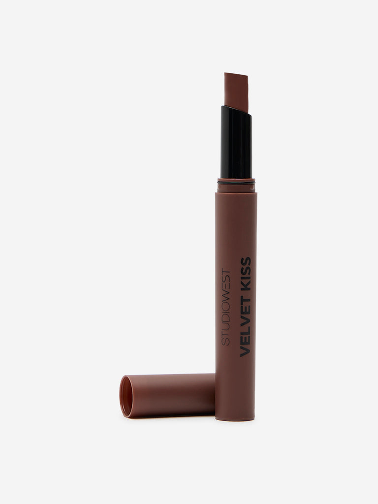 Studiowest Velvet Kiss Slim Stick Honey Latte N-01 Lipstick - 2 gm