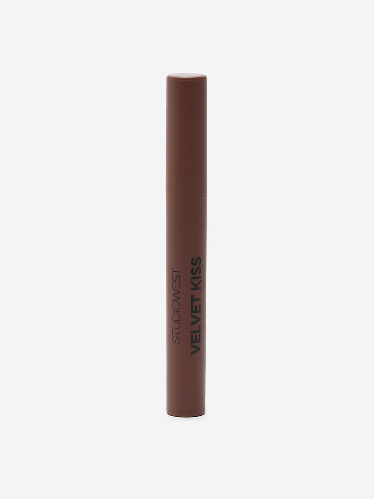 Studiowest Velvet Kiss Slim Stick Honey Latte N-01 Lipstick - 2 gm