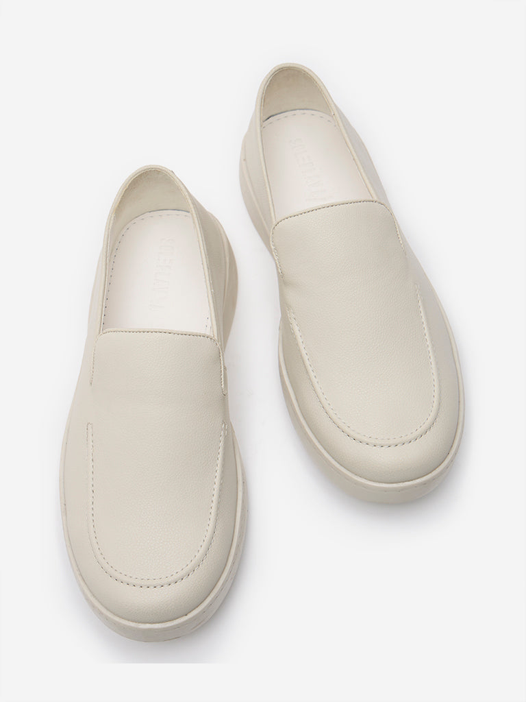 Westside SOLEPLAY Men's White Slip-On Loafers for Casual Wear Zoomed View