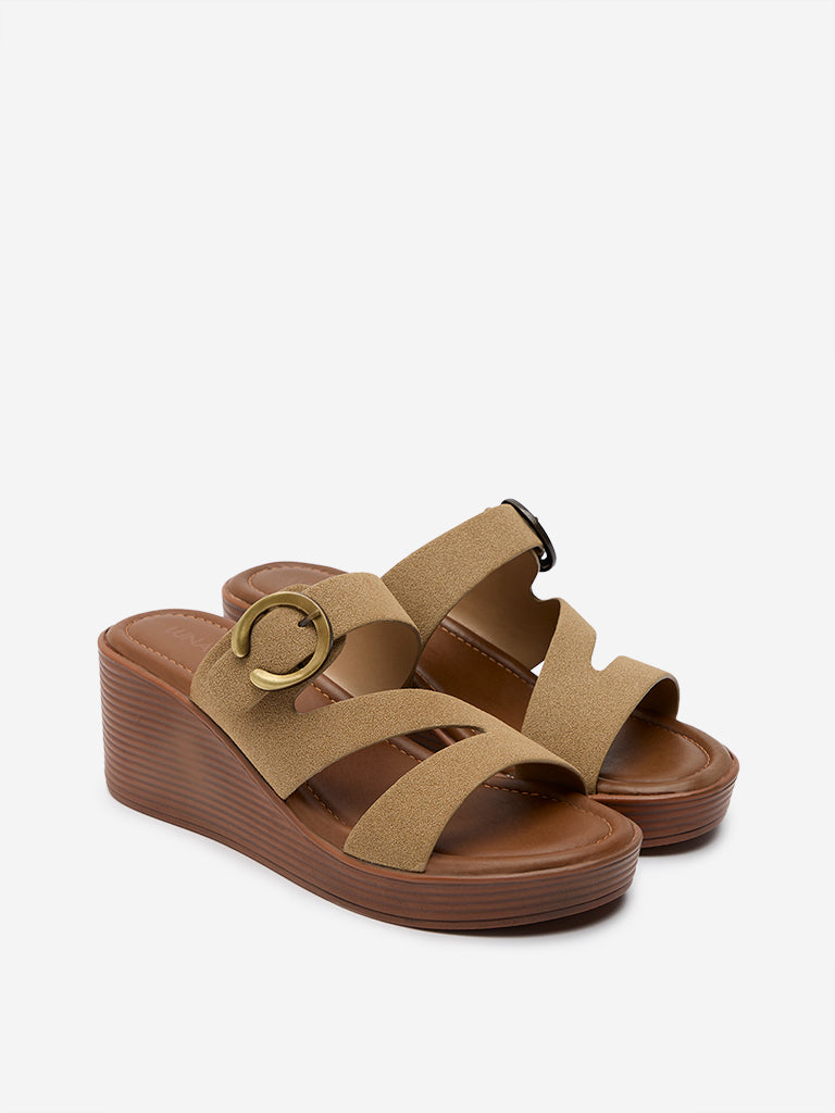 The Versatility of Wedge Heels for Every Occasion