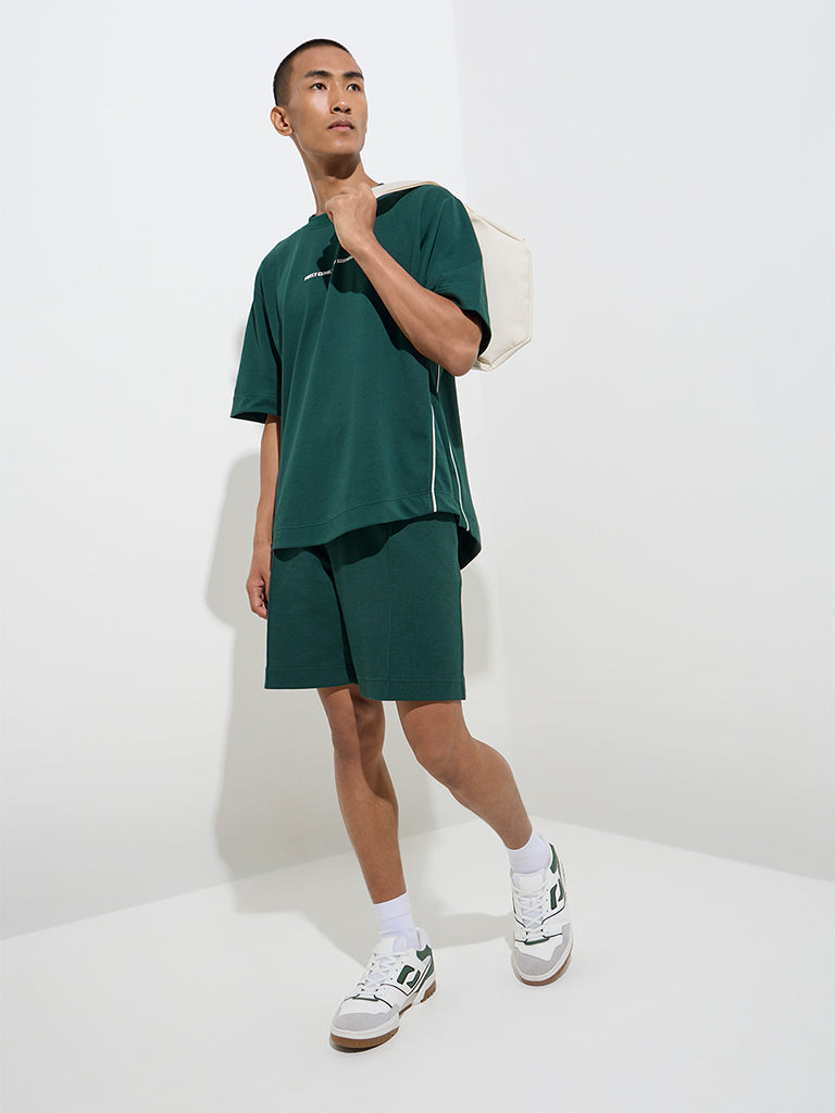 Westside Studiofit Men's Emerald Green Relaxed-Fit Cotton-Blend Shorts for Sports Wear Full View