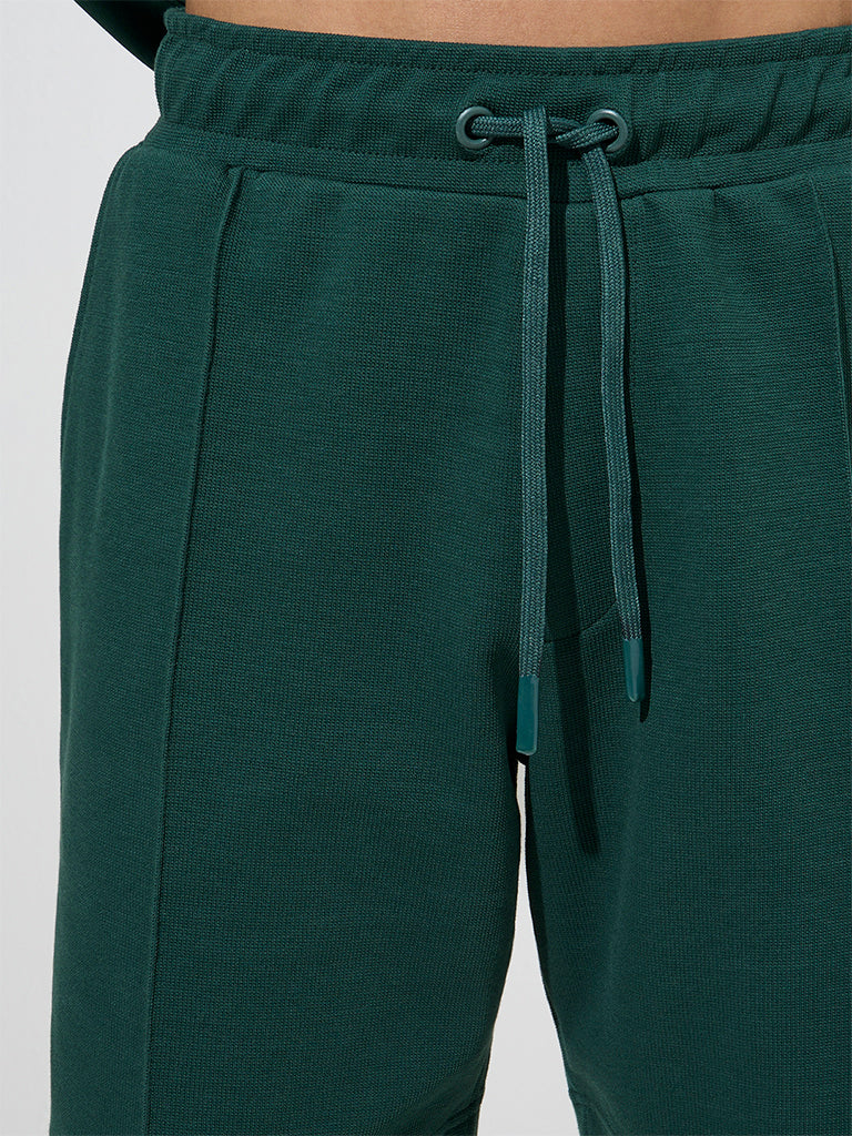 Westside Studiofit Men's Emerald Green Relaxed-Fit Cotton-Blend Shorts for Sports Wear Zoomed View
