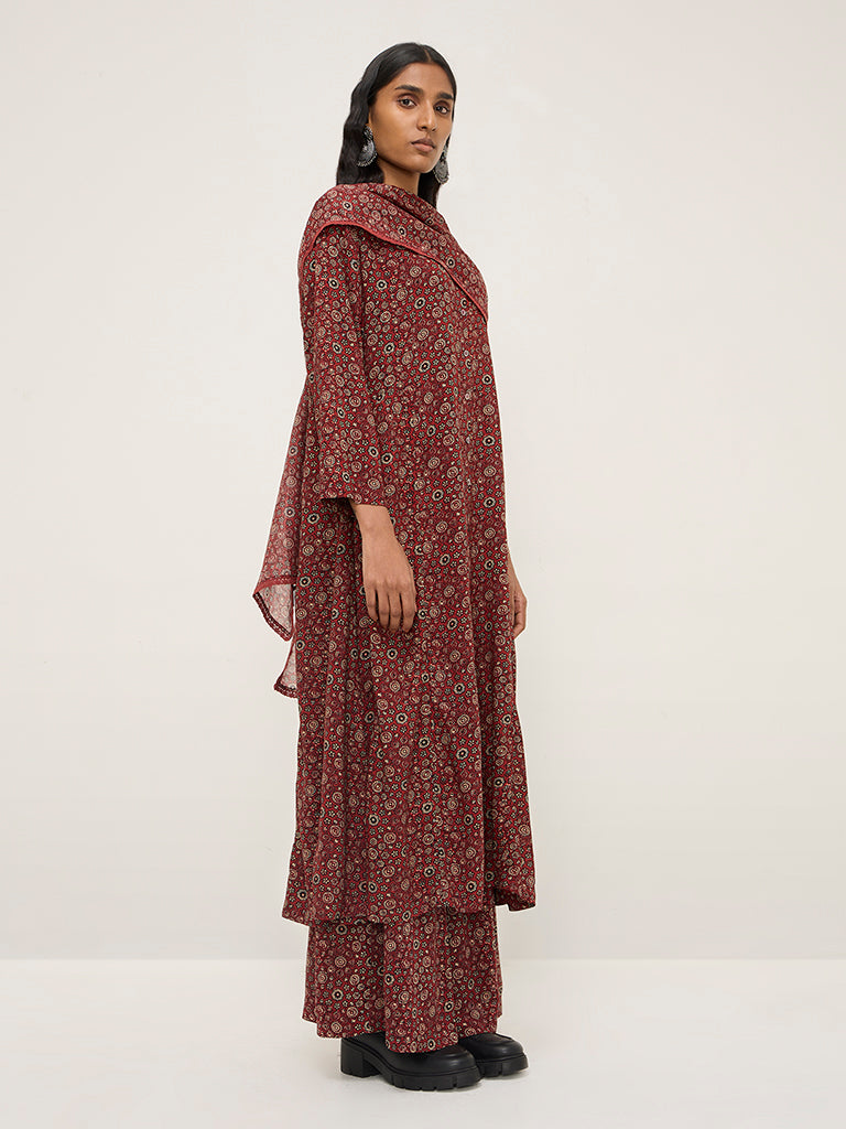 Zuba Maroon Floral Printed Cotton-Blend Dupatta