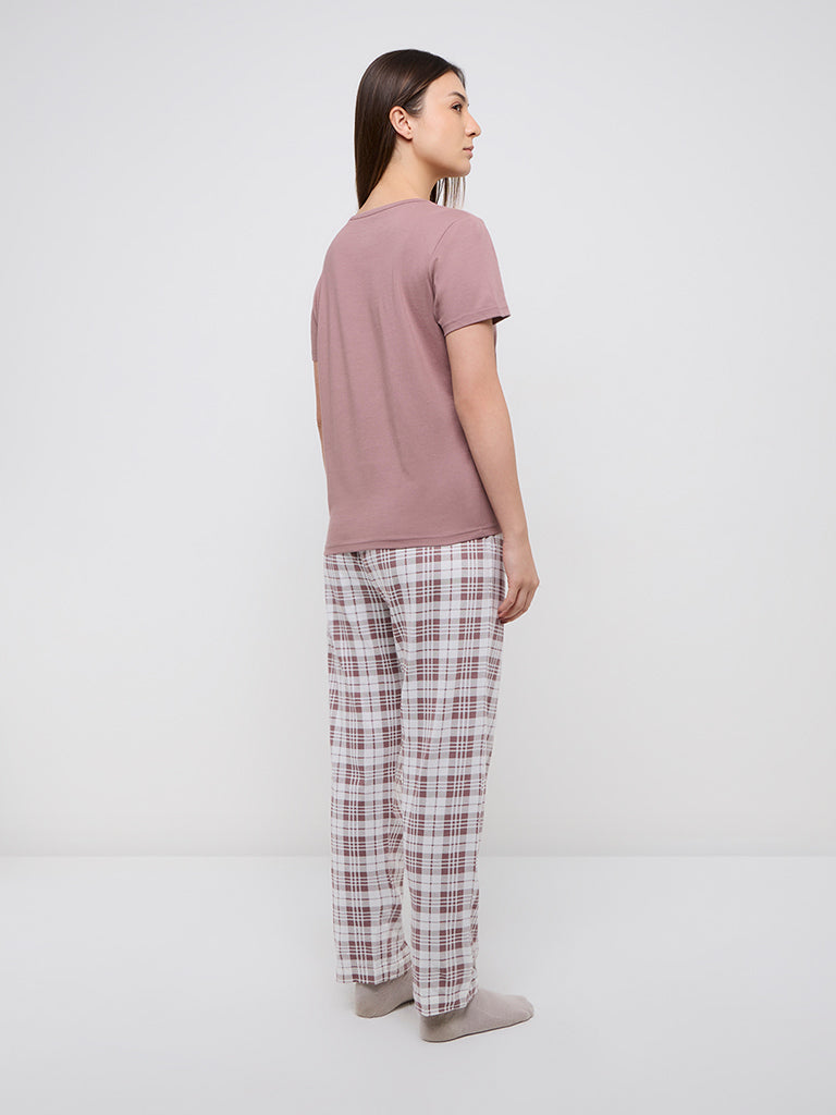 Wunderlove Mauve Text Printed Cotton Pyjamas Set in A Bag