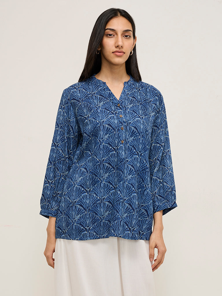 Utsa Indigo Leaf Printed Straight Kurti