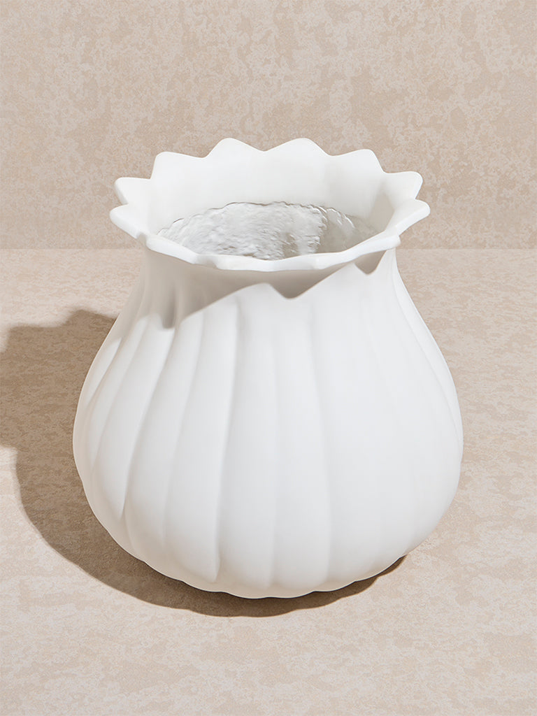 Westside Home White Tulip-Shaped Planter