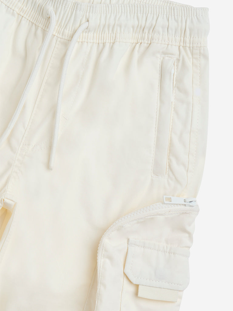 Westside Y&F Boy's Off-White Cargo-Style Mid-Rise Cotton-Blend Shorts for Casual Wear Zoomed View