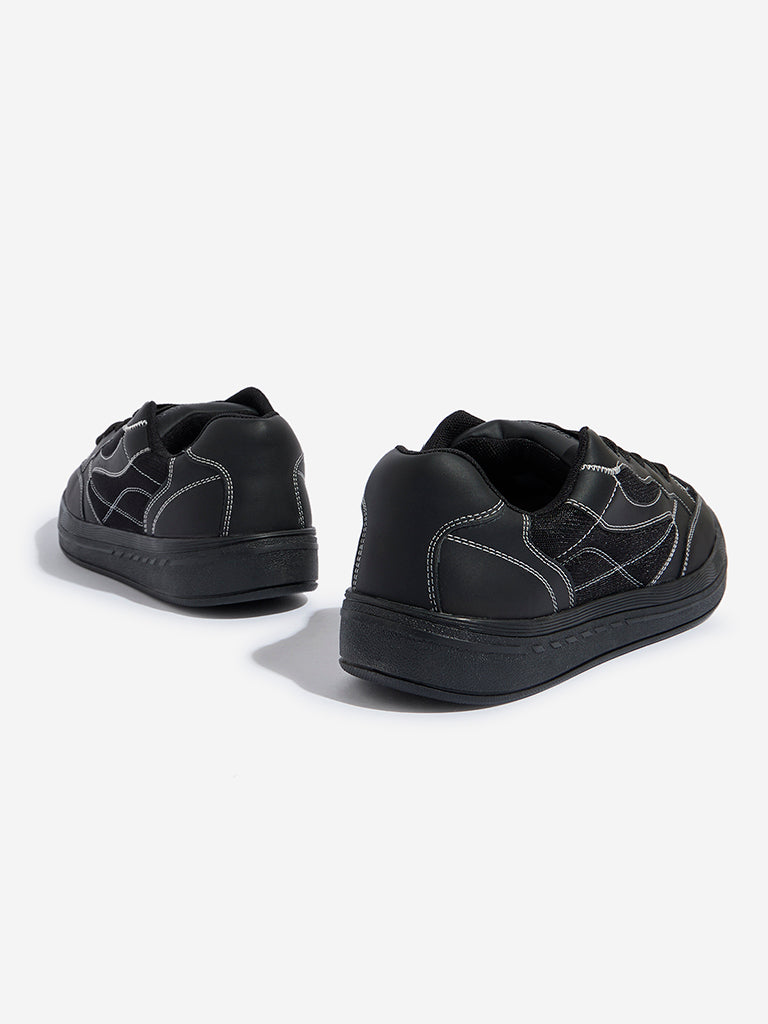 Westside SOLEPLAY Men's Black Stitched-Detailed Sneakers for Casual Wear Zoomed View