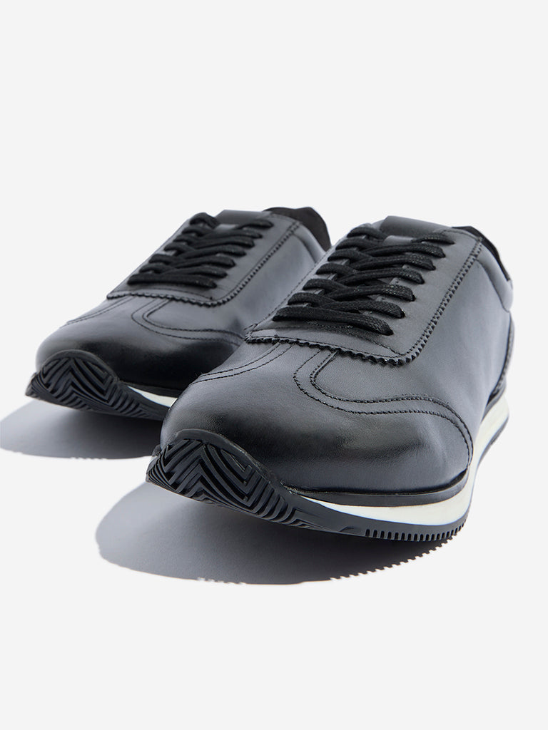 Westside SOLEPLAY Men's Black Solid Lace-Up Sneakers for Casual Wear Zoomed View