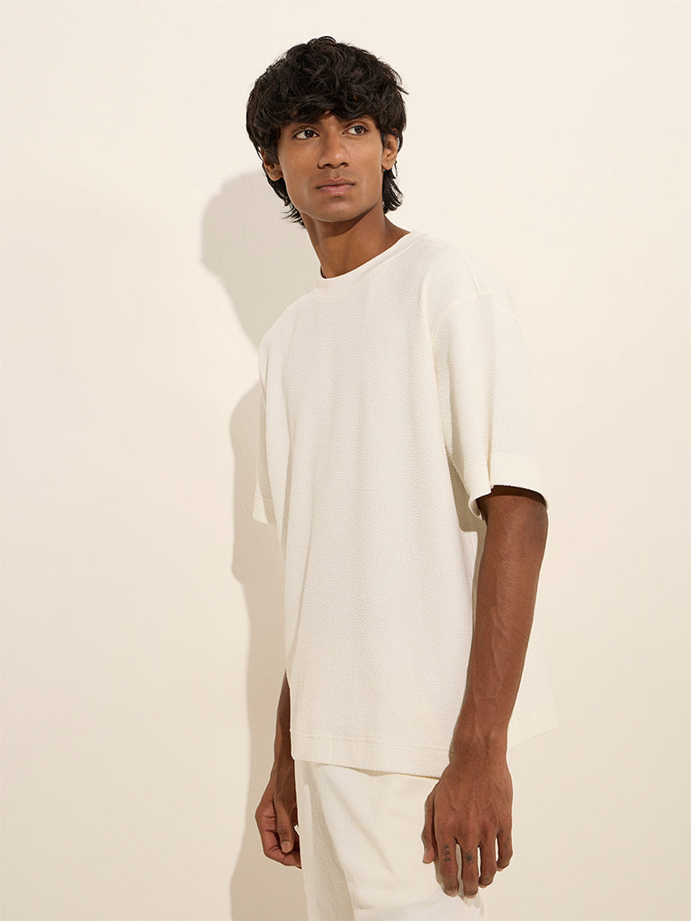 Westside Studiofit Men's Off-White Textured Relaxed-Fit Cotton-Blend T-Shirt for Sports Wear Front View