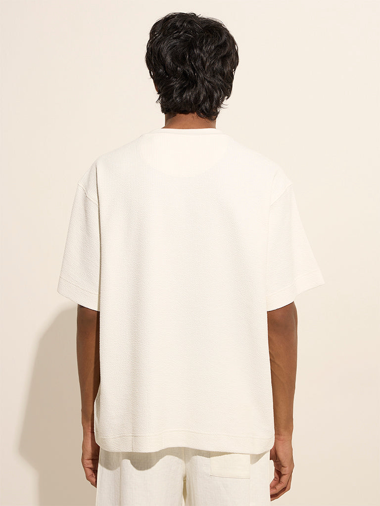 Westside Studiofit Men's Off-White Textured Relaxed-Fit Cotton-Blend T-Shirt for Sports Wear Back View