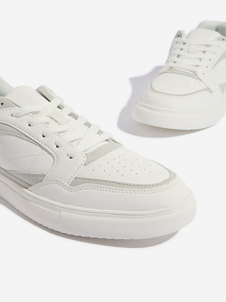 Westside SOLEPLAY Men's White Perforated Lace-Up Sneakers for Casual Wear Zoomed View