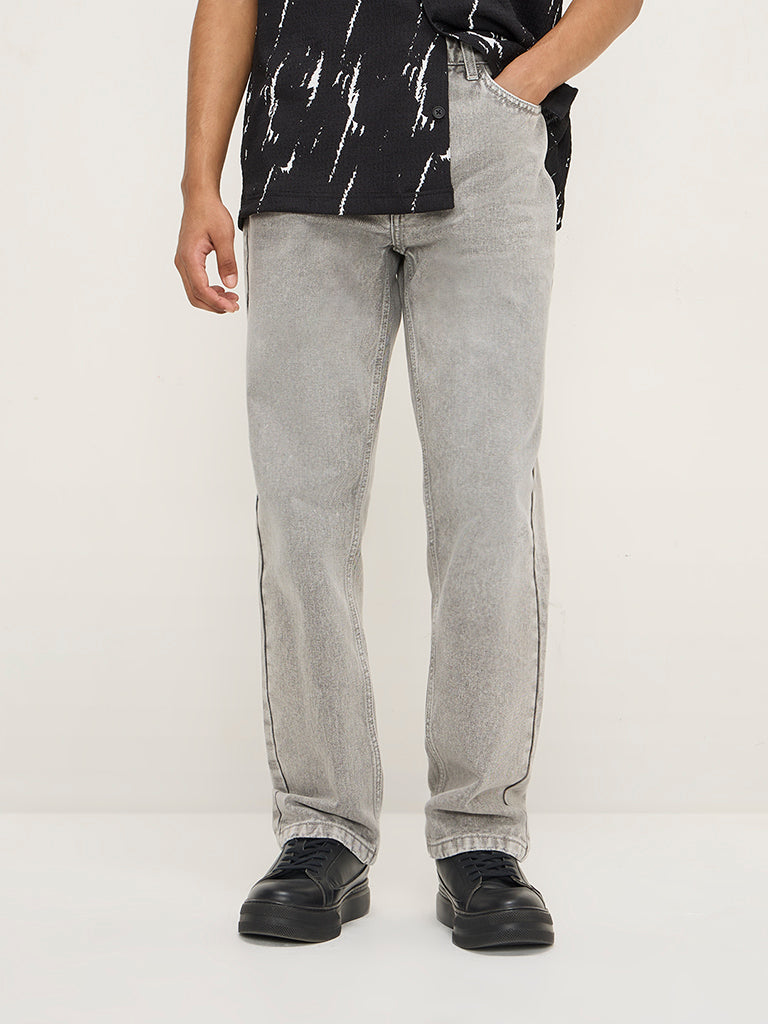 Westside Nuon Men's Light Grey Washed Relaxed-Fit Mid-Rise Jeans for Casual Wear Casual Wear Front View