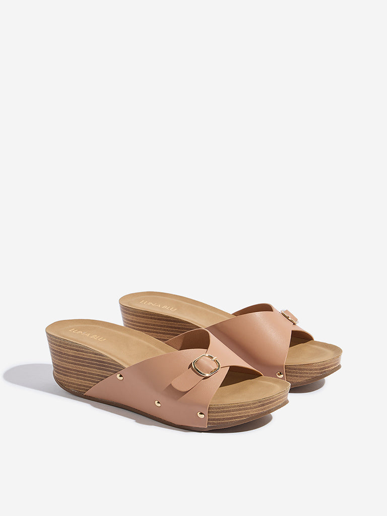 LUNA BLU Peach Buckle-Detailed Wedge Heel Sandals