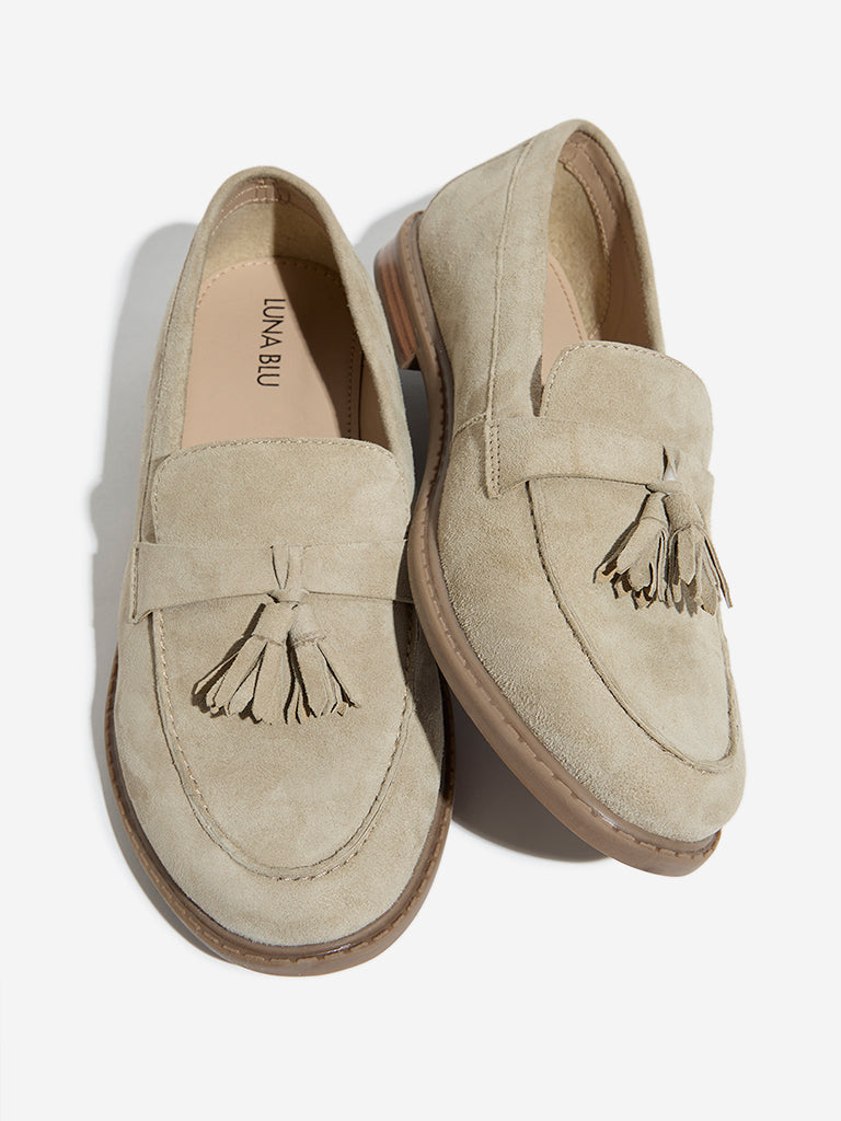 Westside LUNA BLU Women's Ivory Faux-Suede Tassel-Design Loafers for Casual Wear Zoomed View