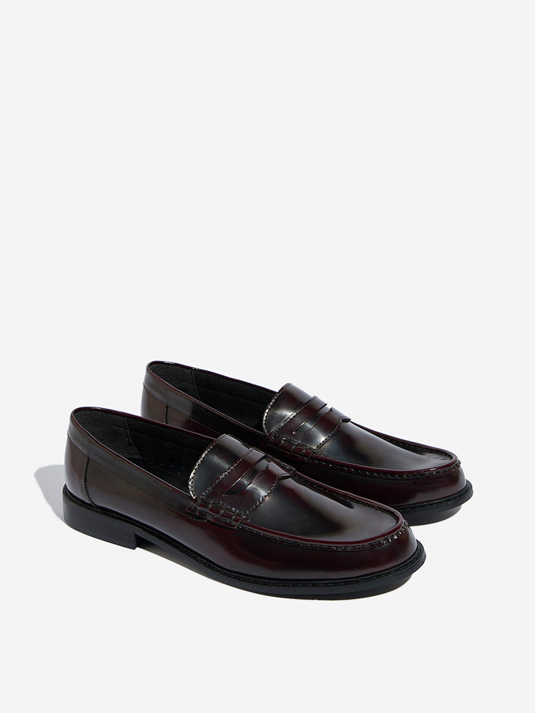 Westside SOLEPLAY Men's  Black Burgundy Loafers for Casual Wear Front View