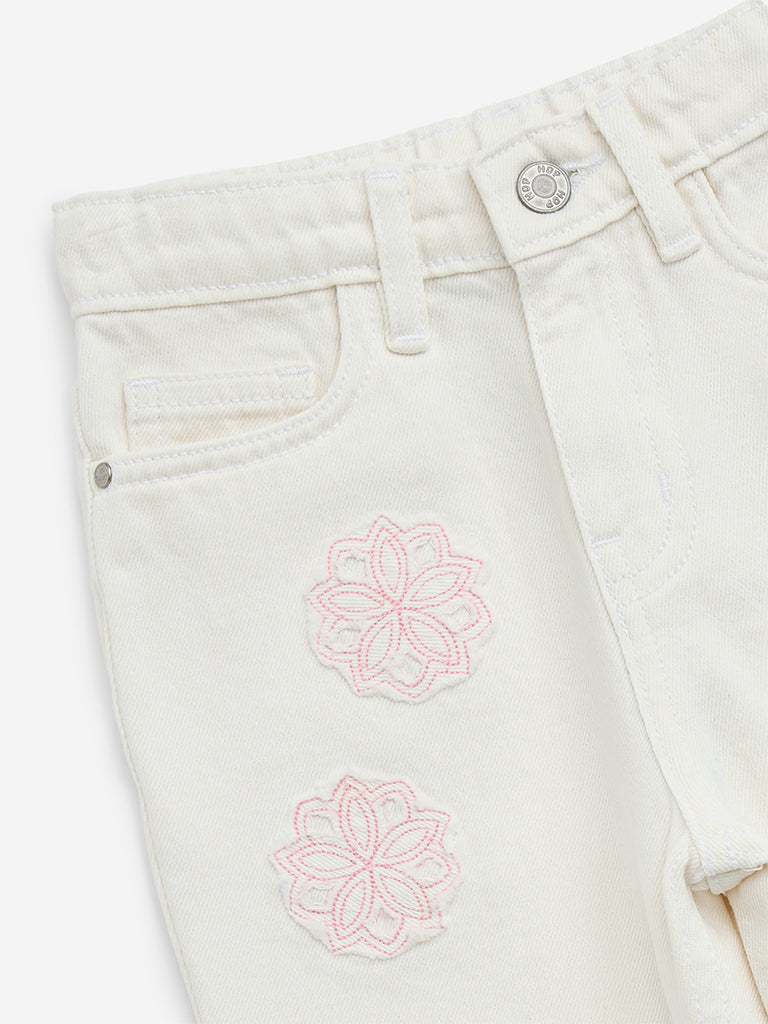 Westside HOP Kids Off-White Relaxed-Fit Mid-Rise Denim Jeans for Casual Wear Zoomed View