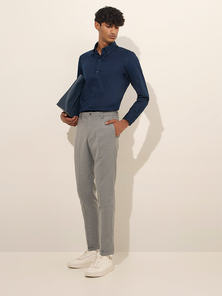 WES Formals Navy Solid Slim-Fit Cotton-Blend Shirt