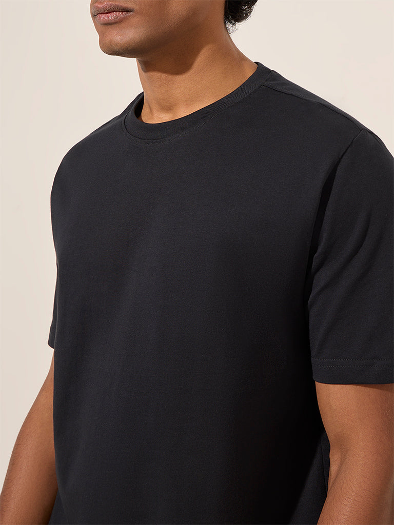 WES Casuals Black Solid Slim-Fit T-Shirt