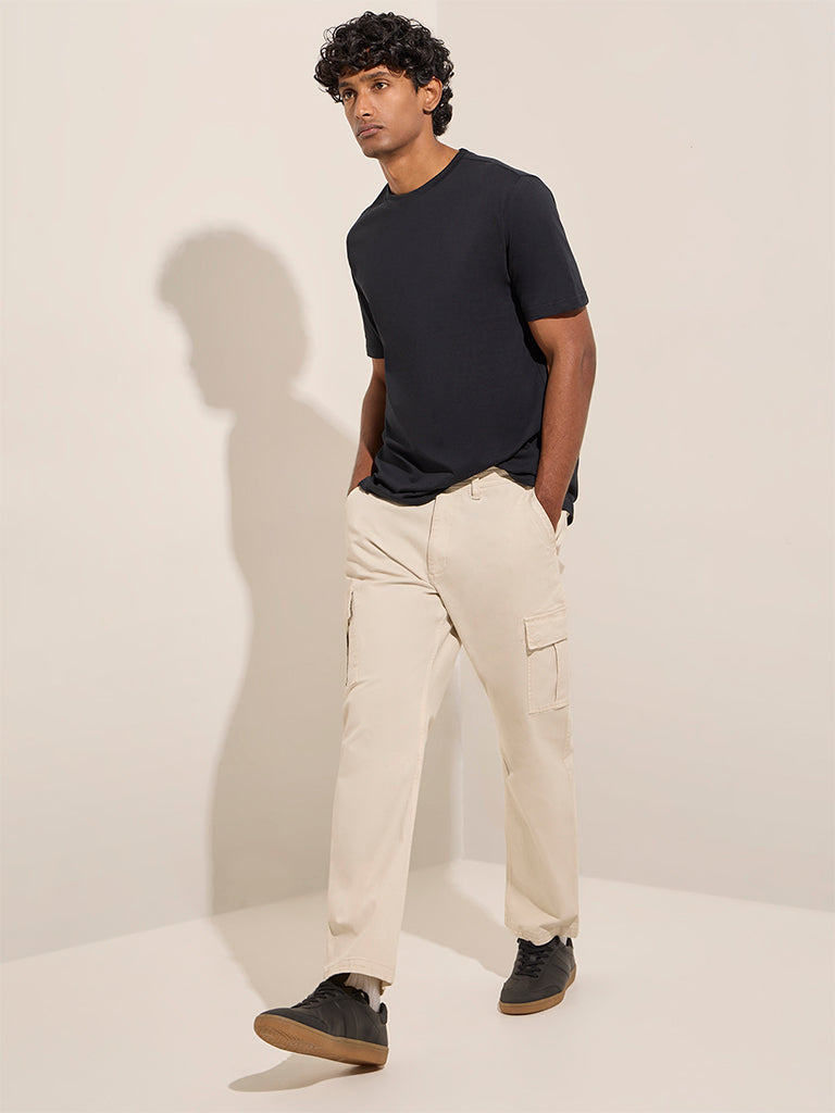 WES Casuals Black Solid Slim-Fit T-Shirt