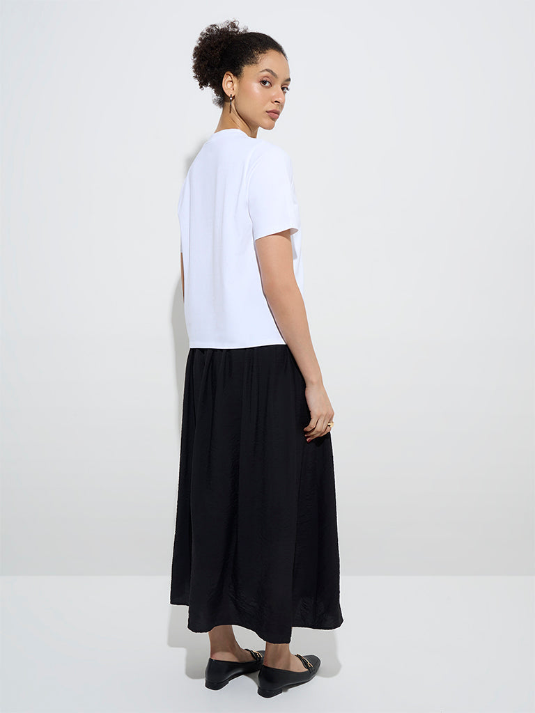 Westside Wardrobe Women's White Floral Applique-Detailed T-Shirt for Work Wear Back View