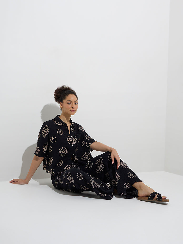 Wunderlove Black Floral Design Crinkled Cotton Beach Shirt