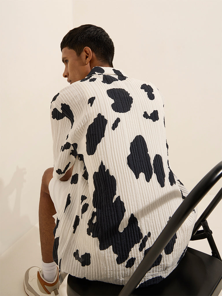 Westside Nuon Men's White Abstract Print Relaxed-Fit Shirt for Casual Wear Back View