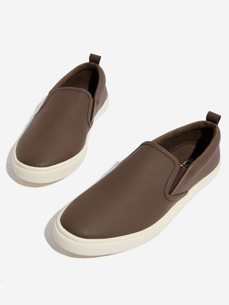 Westside SOLEPLAY Men's Dark Brown Slip-On Shoes for Casual Wear Zoomed View