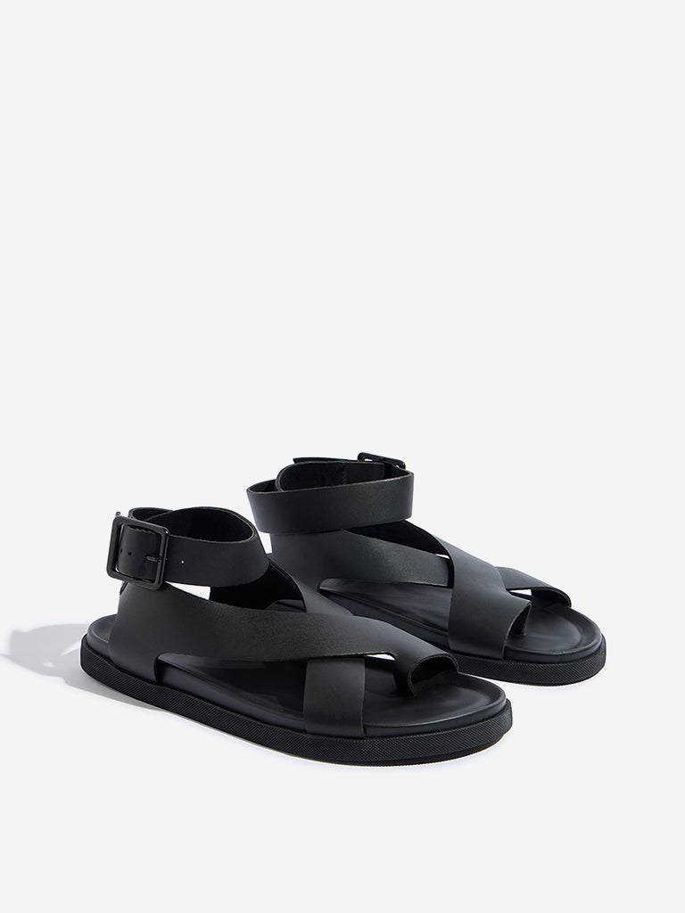 LUNA BLU Black Toe-Ring Gladiator Sandals
