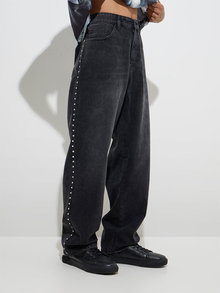 Westside Nuon Men's Black Relaxed-Fit Mid-Rise Jeans for Casual Wear Front View