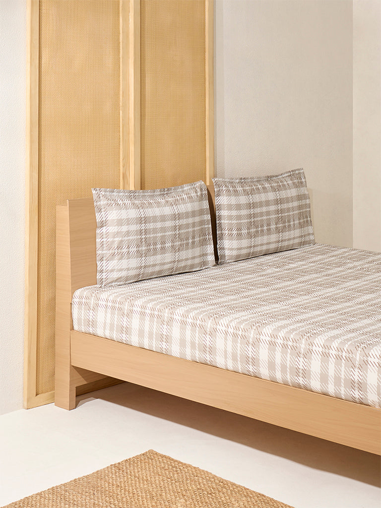 Westside Home Beige Checkered Queen Bed Flat Sheet and Pillowcase Set