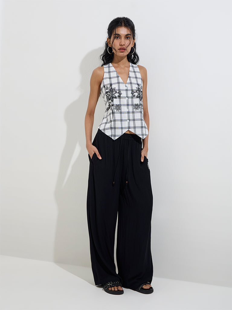 Bombay Paisley White Checkered Cotton Waistcoat-Style Top