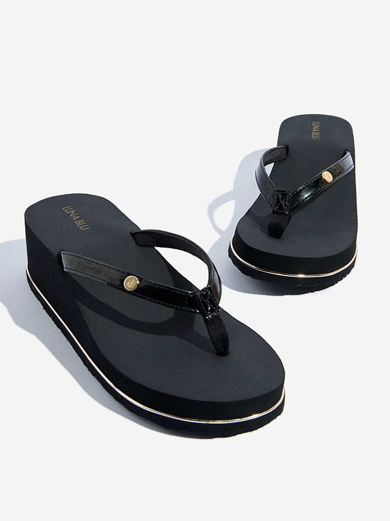 Westside LUNA BLU Women's Black Wedge Flip-Flops Zoomed View