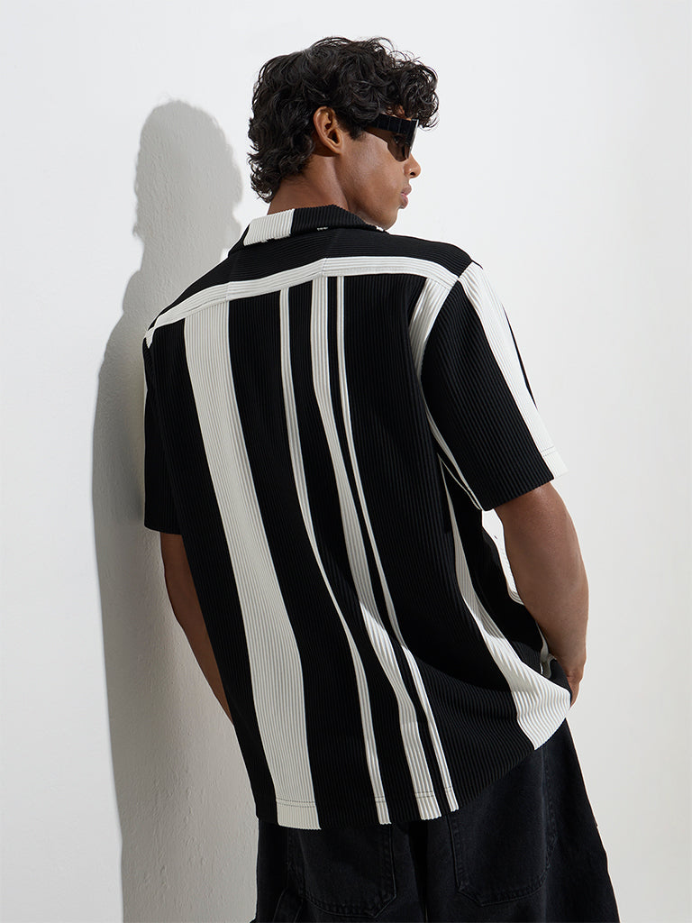 Westside Nuon Men's Black Stripe Printed Relaxed-Fit Shirt for Casual Wear Back View
