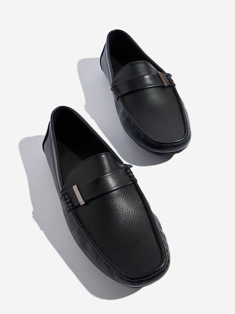 Westside SOLEPLAY Men's Black Hardware-Detailed Textured Loafers Zoomed View