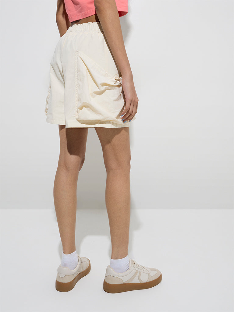Nuon Off-White Mid-Rise Shorts
