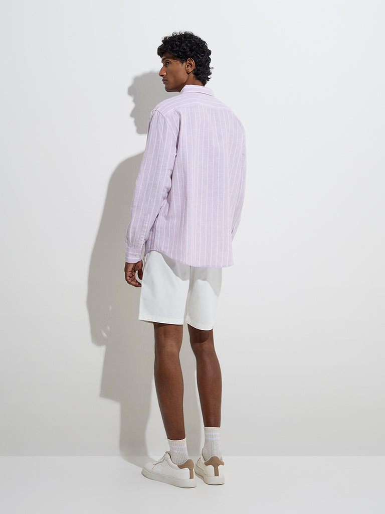 Westside WES Casuals Men's White Relaxed-Fit Mid-Rise Cotton-Blend Shorts for Casual Wear Back View
