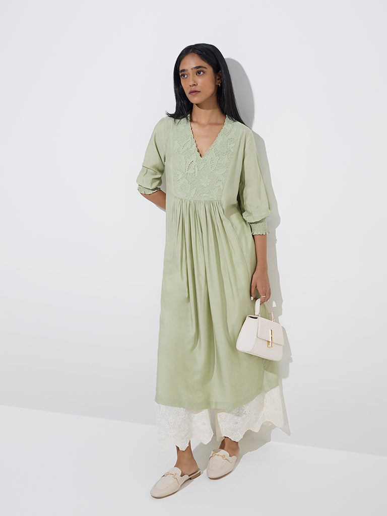 Zuba Sage Floral Embroidered Cotton-Blend A-Line Kurta